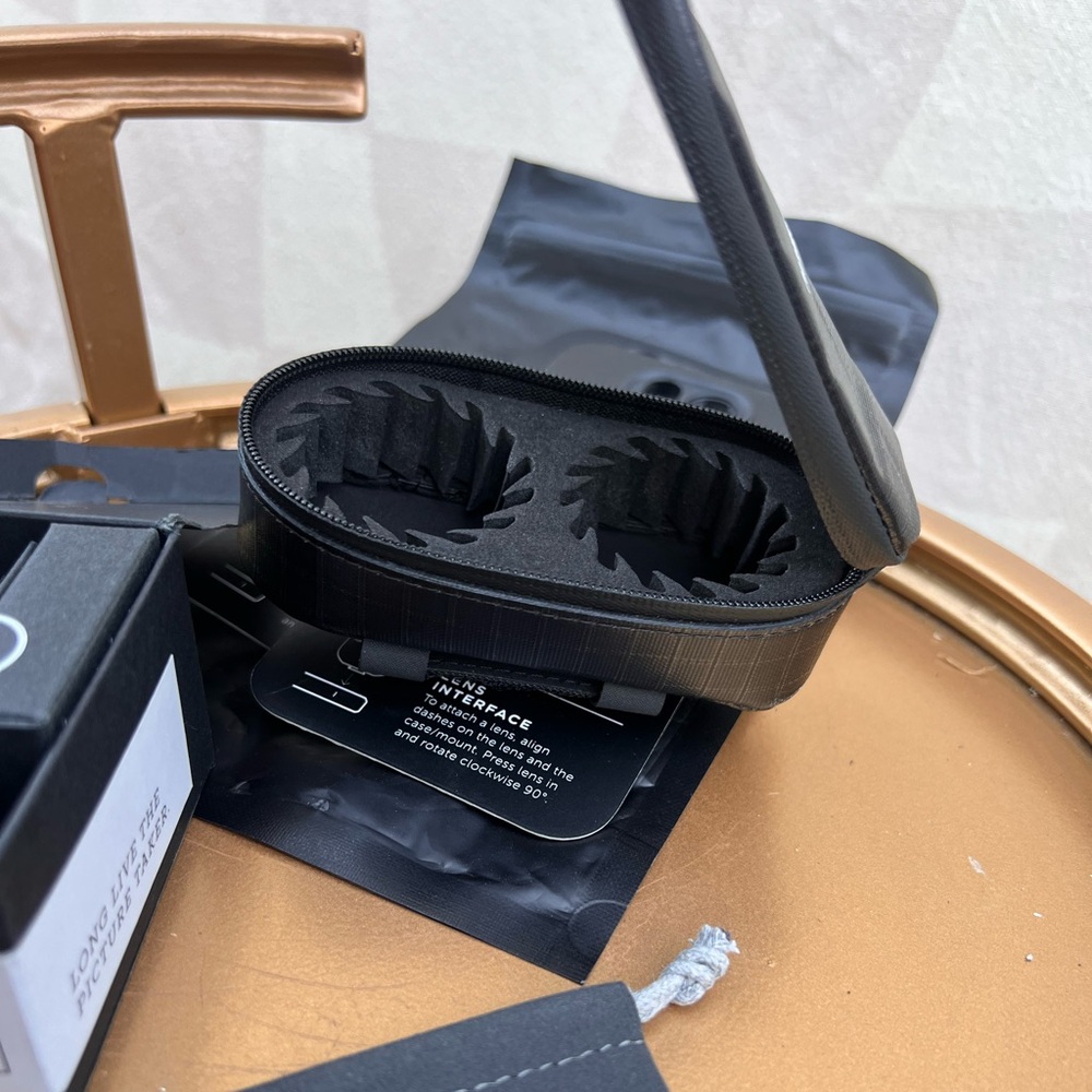 Moment Tele Lens 58mm M-Series with Dual Mobile Lens Travel Pouch - Picture 4 of 8